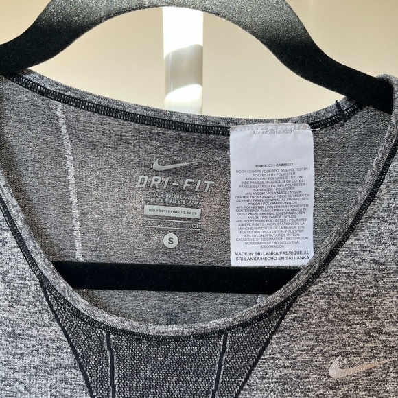 Nike Dri-FIT | Long-Sleeve Training Top - Picture 3 of 10
